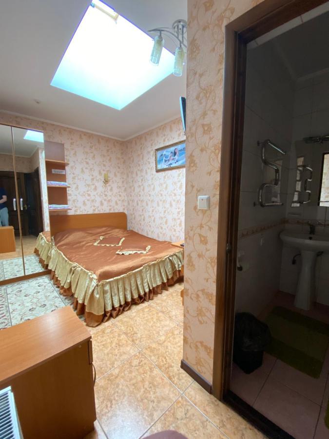 Золотий Лев 호텔 Zvenyhorodka 외부 사진